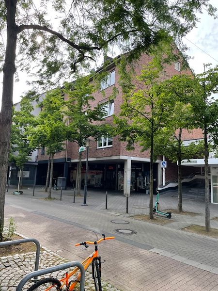 Neuss: Helle 3-Zimmer-Wohnung mit Balkon
